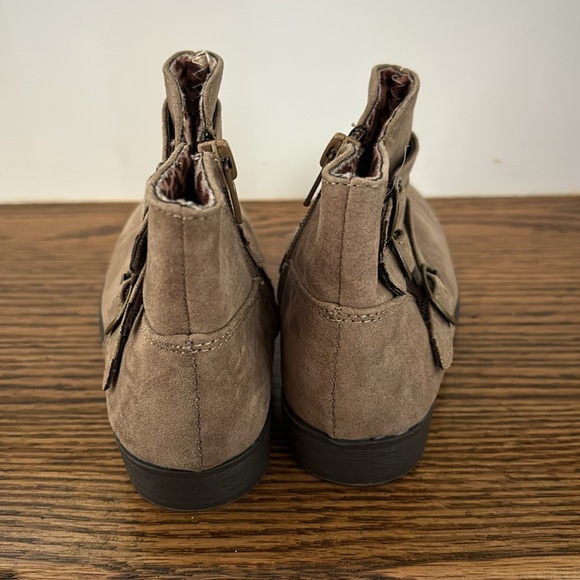 Cynthia Rowley Toddler Boots size 10 - Picture 2 of 6